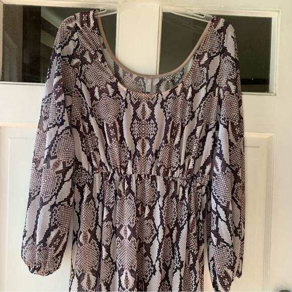 ASOS Maxi Dress Size 8 Sheer Snake Print Scoop Neck Chiffon Long Sleeve Slit - Picture 3 of 8